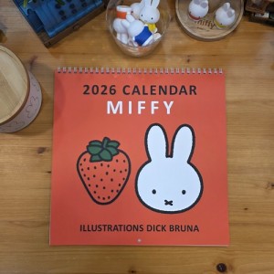 일본 미피 캐릭터 2026년 벽걸이 달력 새해 캘린더 인테리어 소품 집들이 선물 (딸기)
